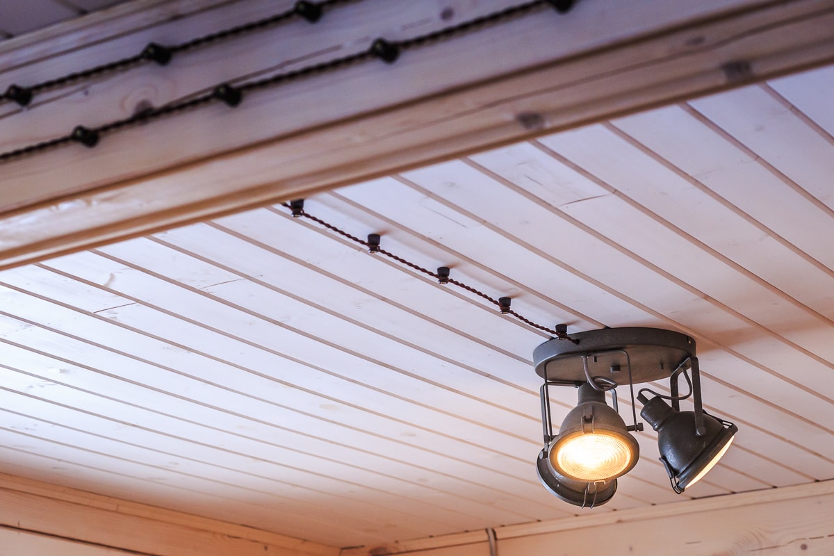 Проводка в деревянном доме